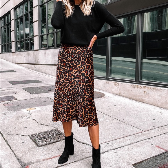 J. Crew Dresses & Skirts - J Crew Leopard Midi Skirt